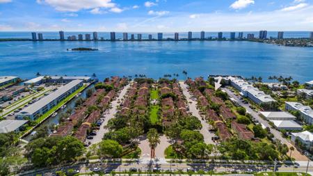 1050 Lake Shore Drive