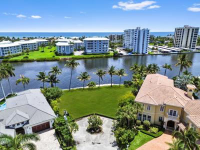 976 Banyan Drive