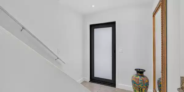 Image 3: Entryway