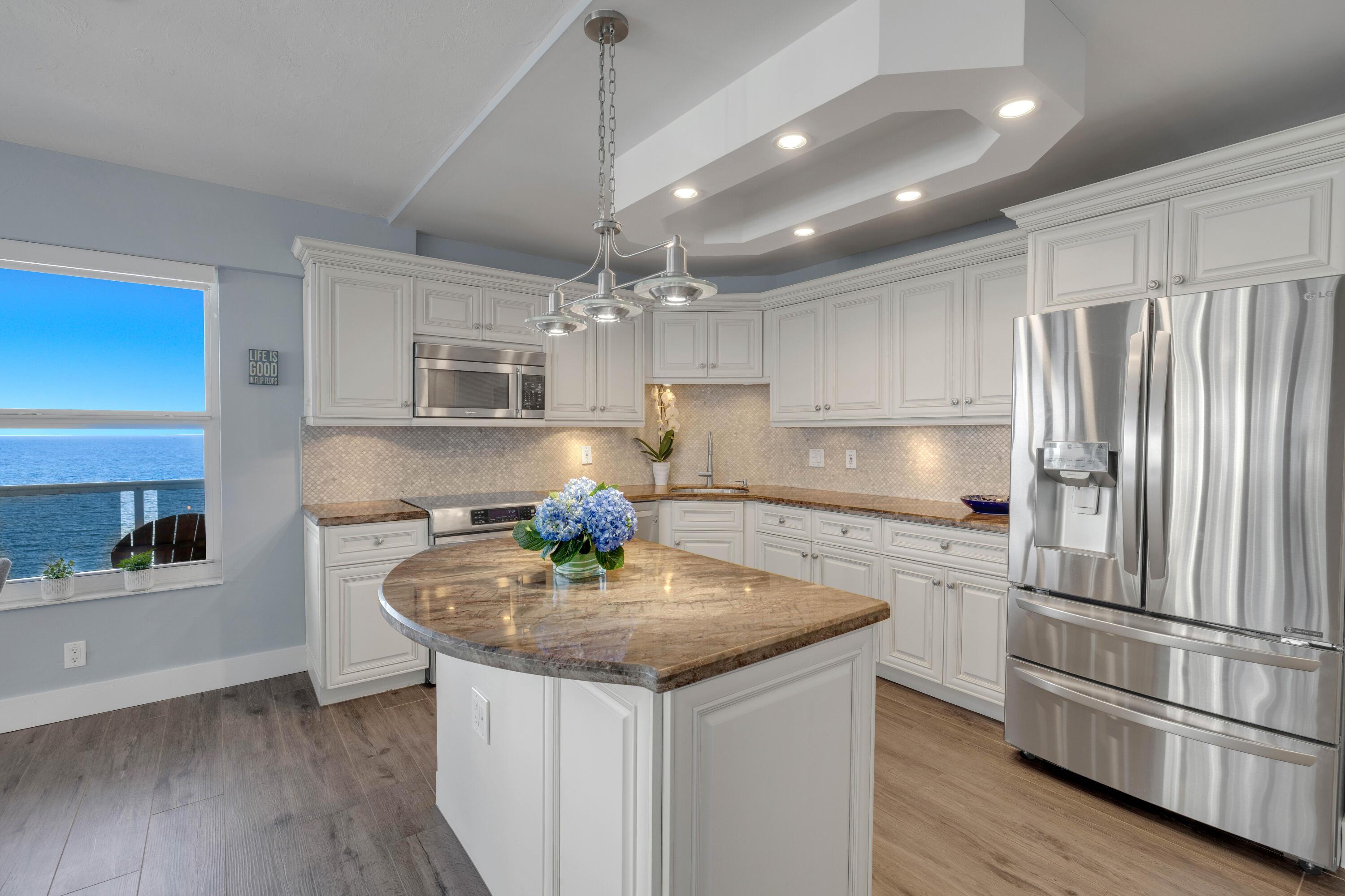 Image 1: Kitchen