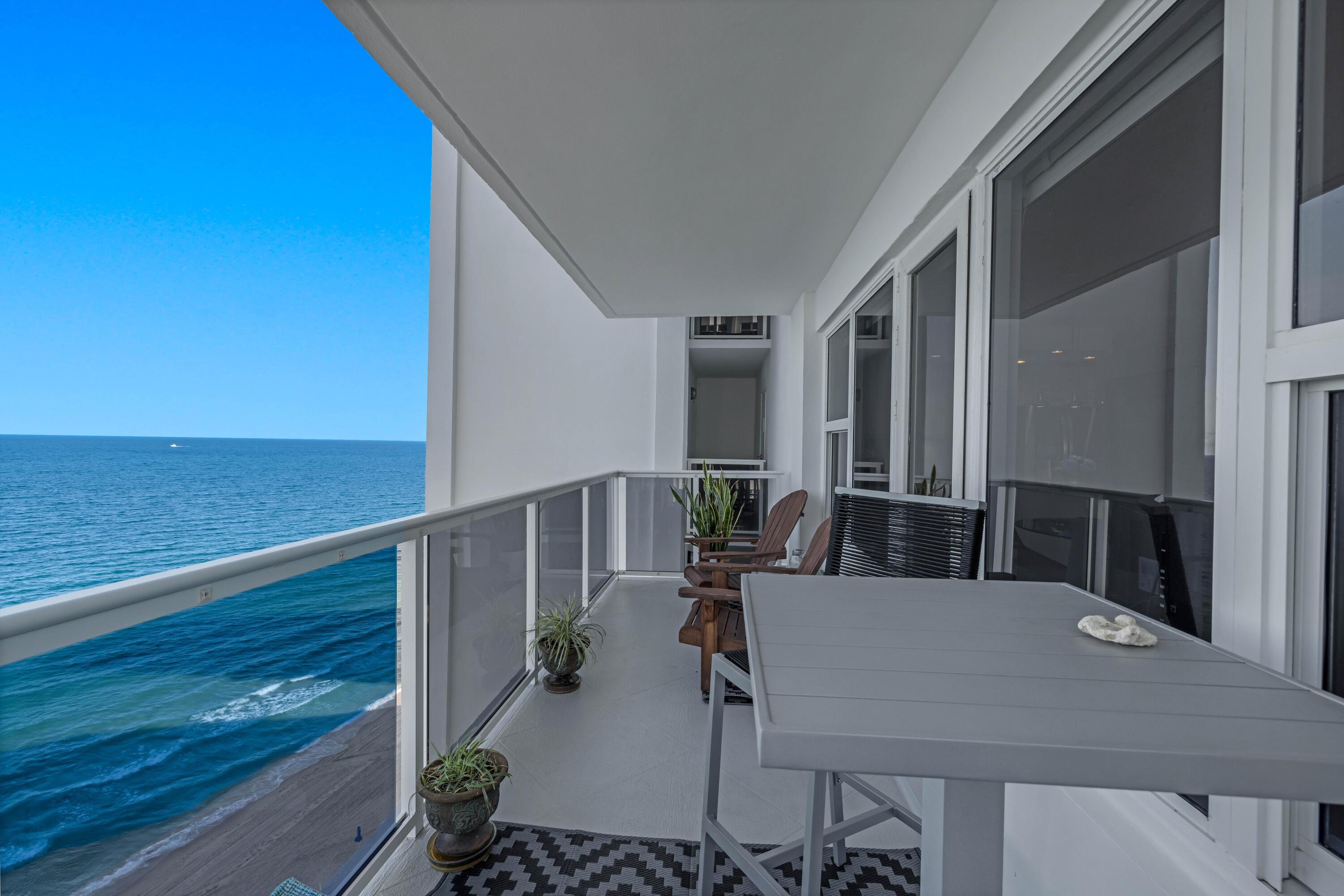 Image 3: Balcony