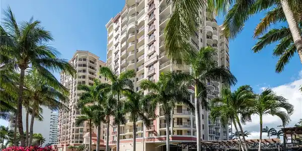 2011 N Ocean Blvd