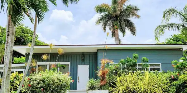 1625 S Palmway