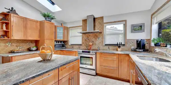 2211 NE 34th Court