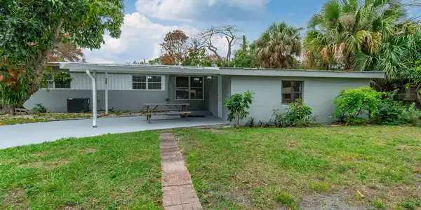 904 SE 16th Street