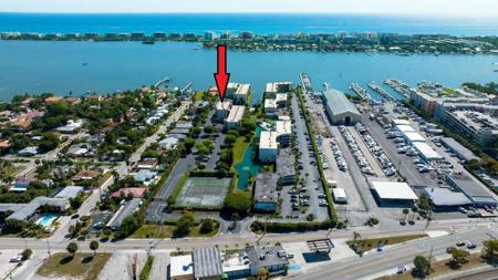 890 N Federal Highway
