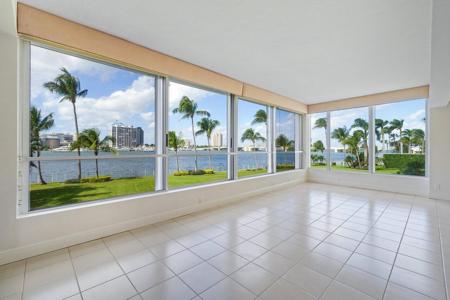 44 Cocoanut Row
