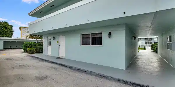 322 N Federal Highway