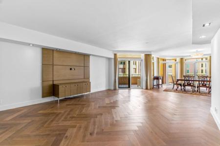300 SE 5th Avenue