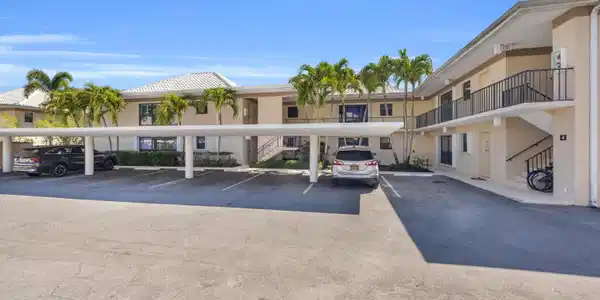 4 SE Turtle Creek Drive