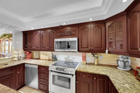 2900 NE 14th Street Causeway
