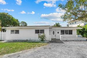 474 NE 8th Street