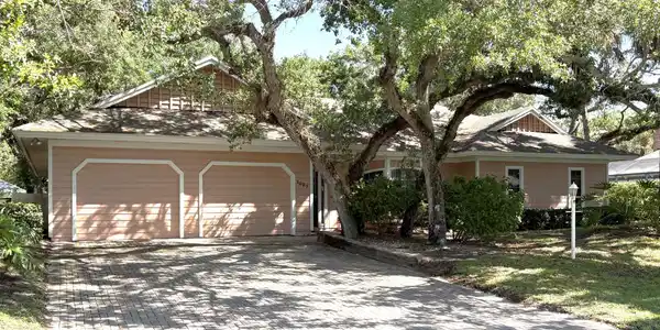 1027 Mangrove Lane