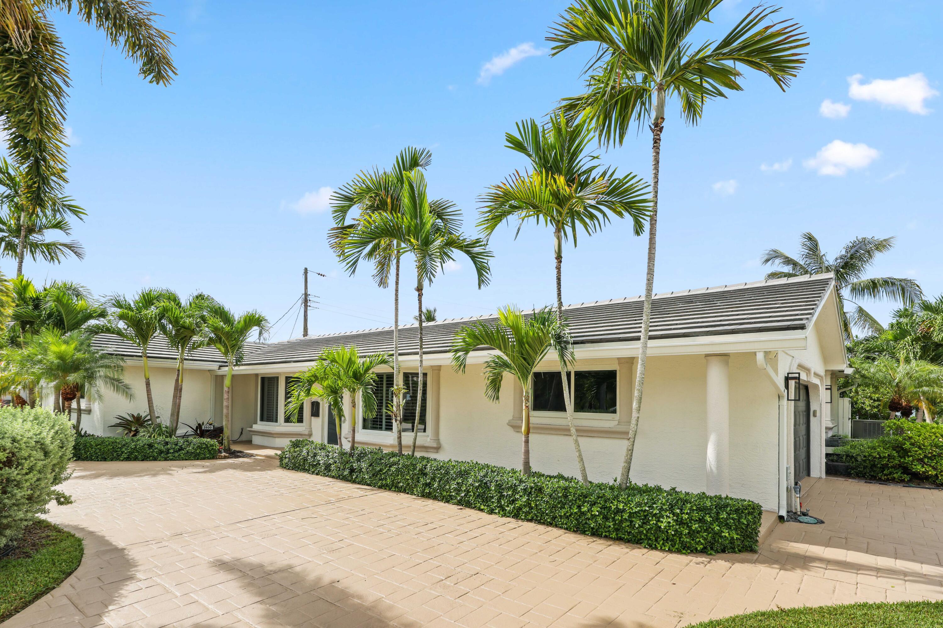 Image 4: 2600 NE 43rd Street