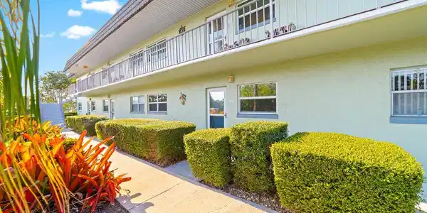 1172 Commodore Court