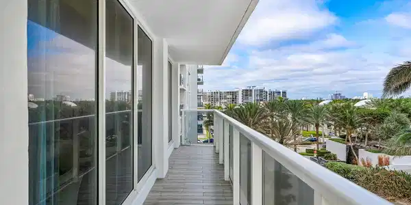 Image 3: 019-2751SouthOceanDrive-Unit504N-Hollywo