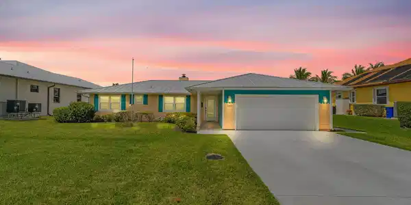 522 SW Pine Tree Lane