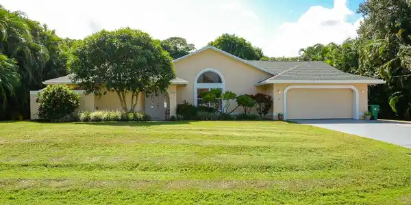 3068 SE Darien Road