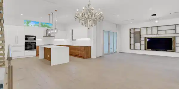 12 SE 10th Avenue