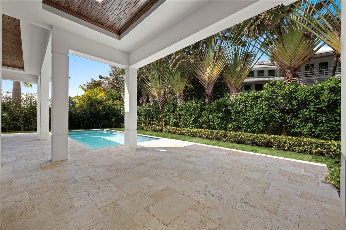 Image 4: Large Covered Patio