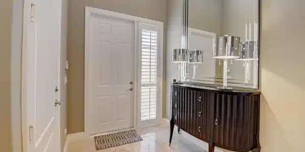 Image 3: Foyer