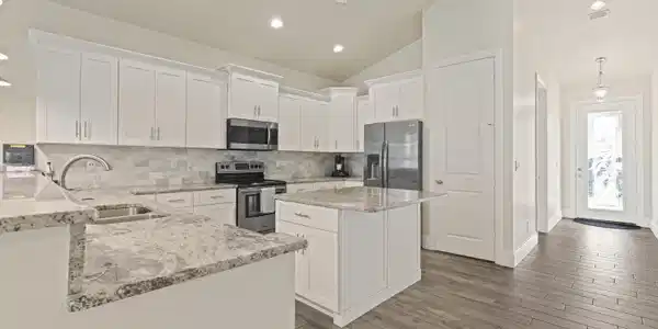 Image 4: 1006 SW 34th Terrace