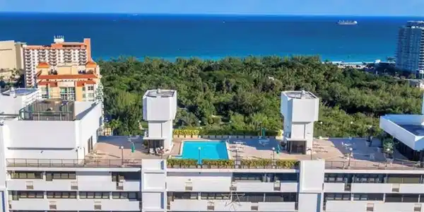 936 E Intracoastal Dr