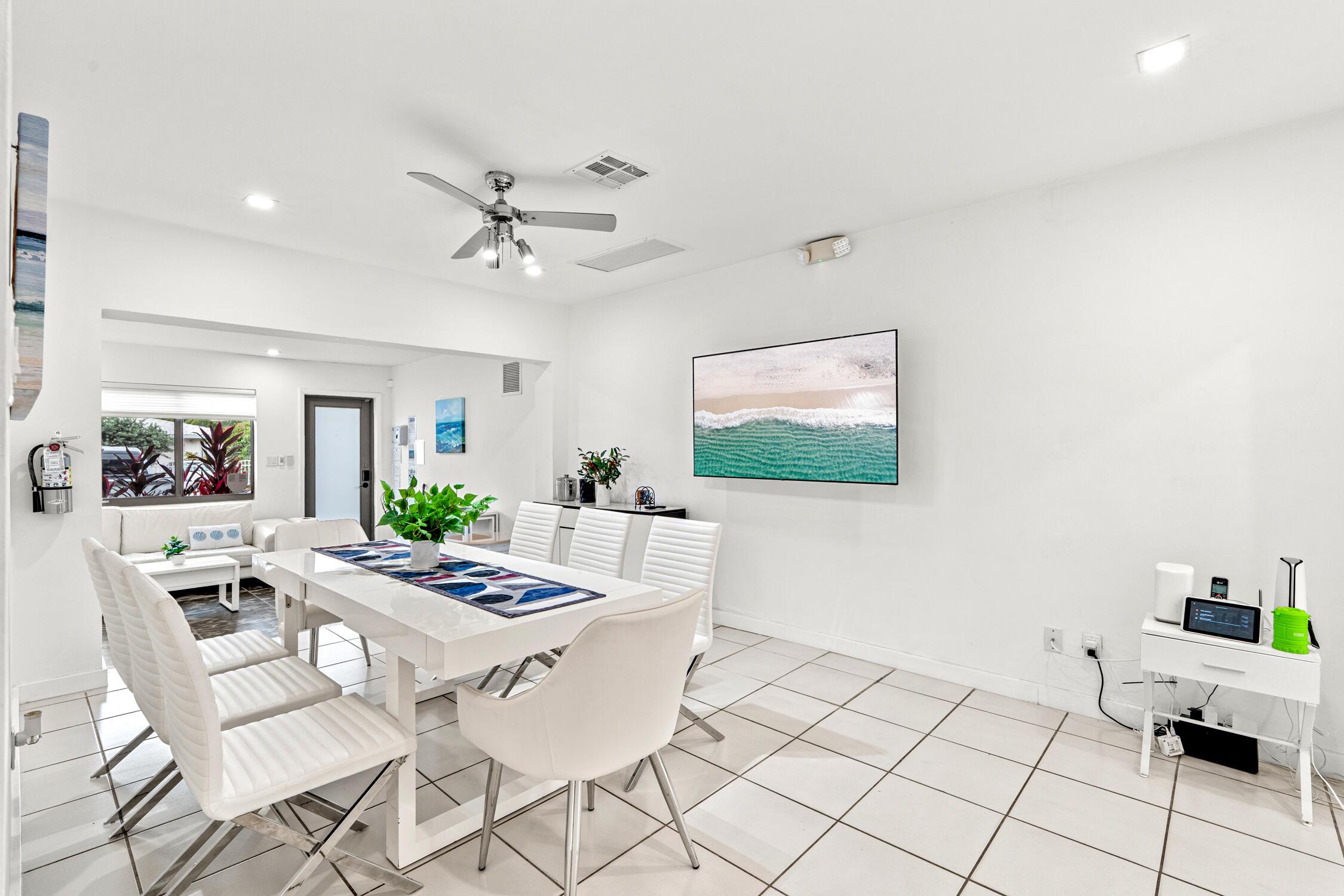 Image 4: Dining Room 2