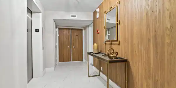 Image 2: Semi Private Elevator Lobby