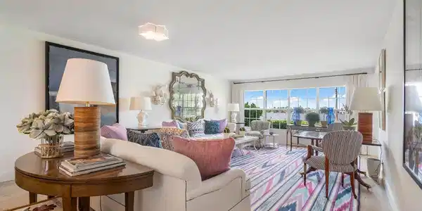 Image 3: Living Room