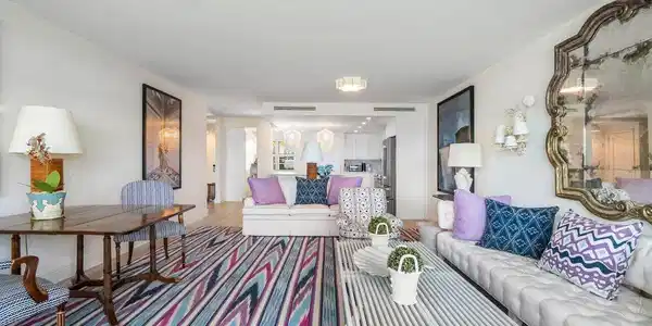 Image 4: Living Room