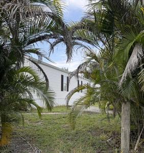 8423 SE Sandy Lane