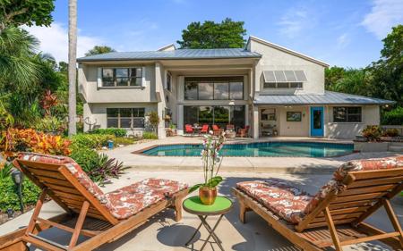 19 Ridgeview Road S