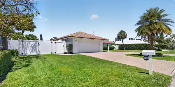 1160 Coral Way