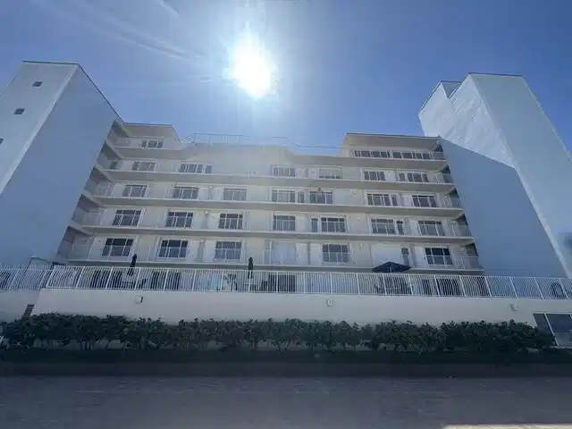 Image 1: A