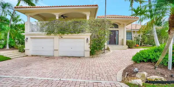 290 E Fern Drive