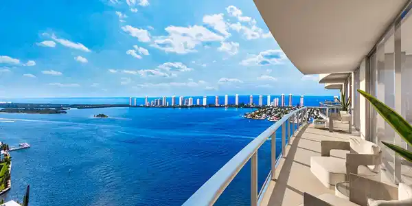220 Lake Shore Drive