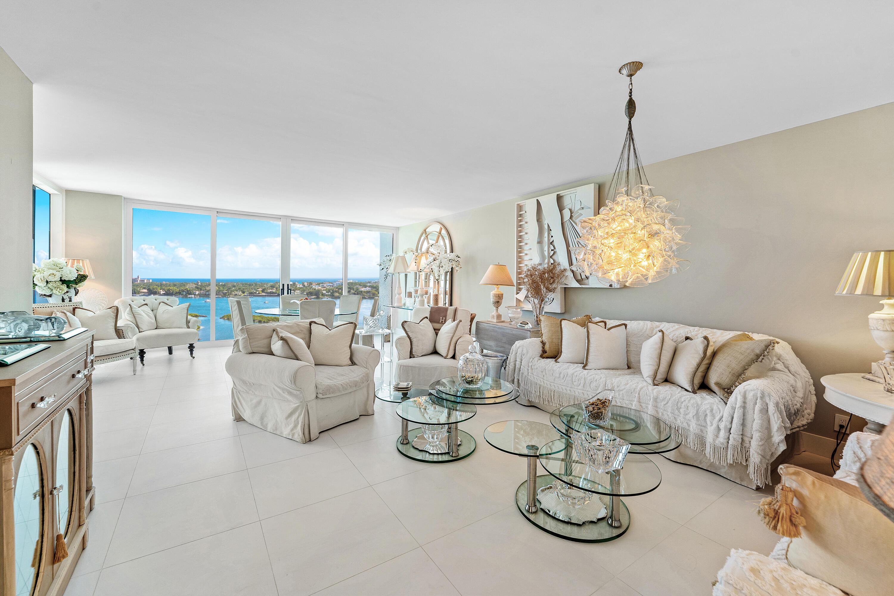 Image 2: Opens to balcony