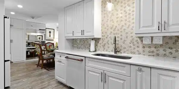 Image 4: 10 Kitchen 04
