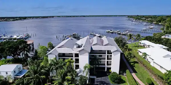 415 NW North River Drive