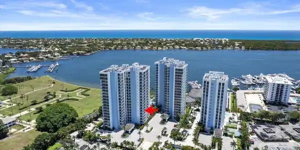 Image 2: WaterClub