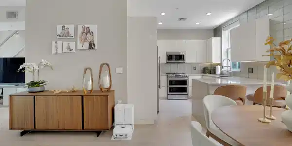 Image 2: Kitchen/dining