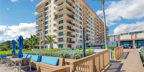1149 Hillsboro Mile