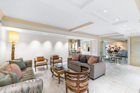 44 Cocoanut Row