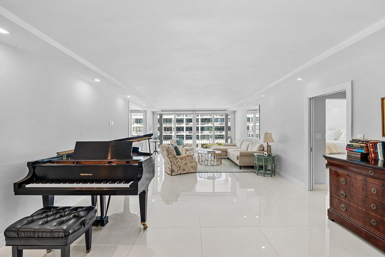Image 2: 009-2784SouthOceanBoulevard-204S-PalmBea
