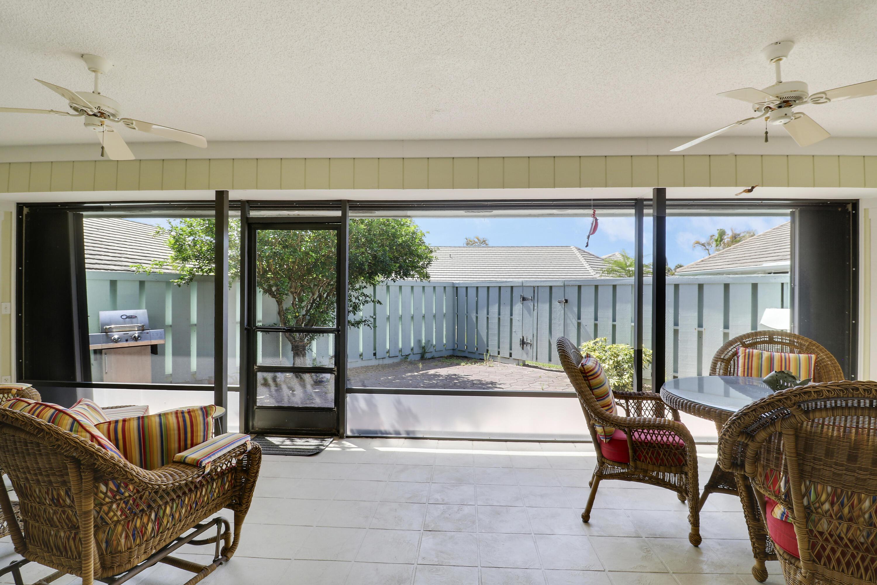 Image 2: Screened Lanai