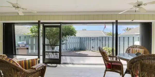 Image 2: Screened Lanai
