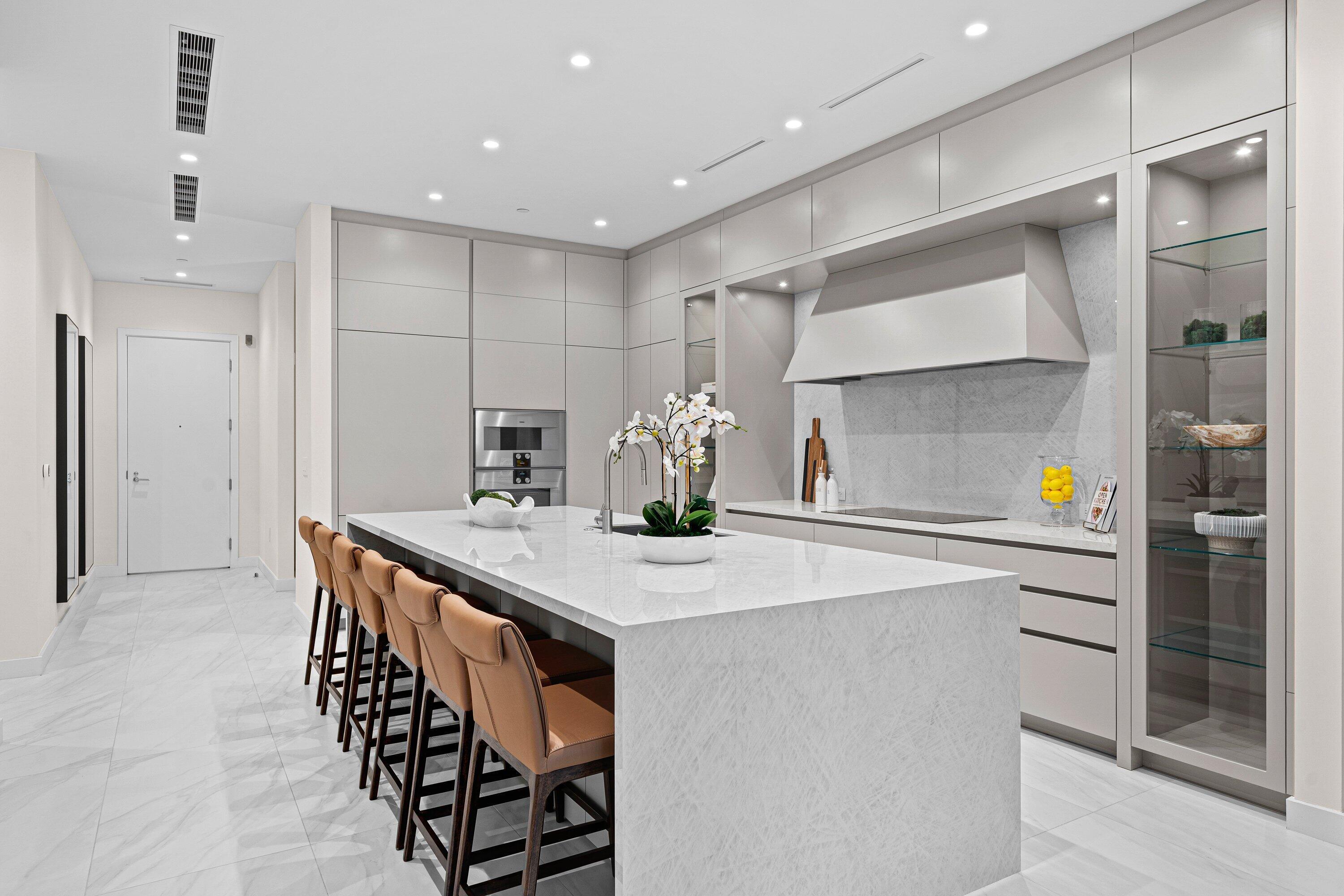 Image 3: Kitchen