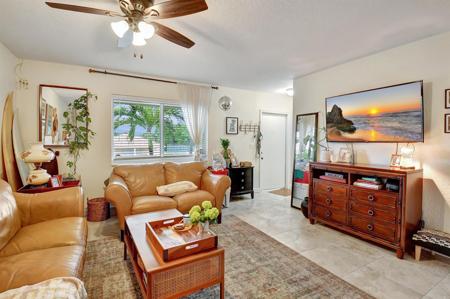658 NE 6th Court