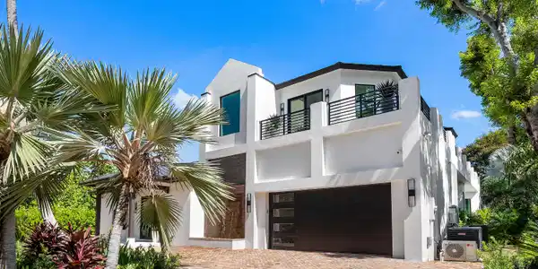 Image 2: 002-23CoconutLane-OceanRidge-FL-33435-FU